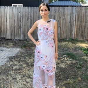 New with tags ALICE MCCALL
Floral Print Midi Length Dress
Size: XS | US2, UK6